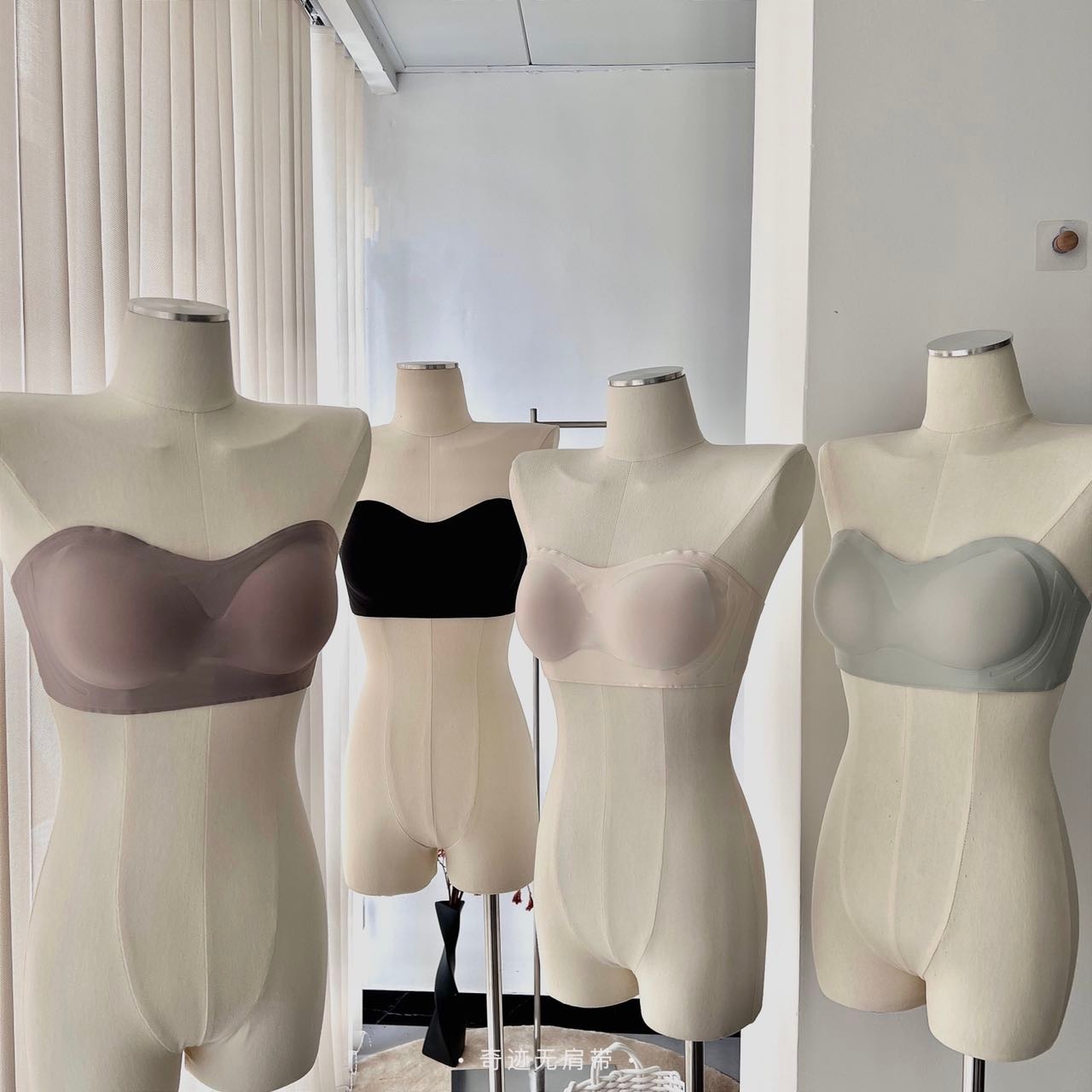 Miracle Strapless Bra
