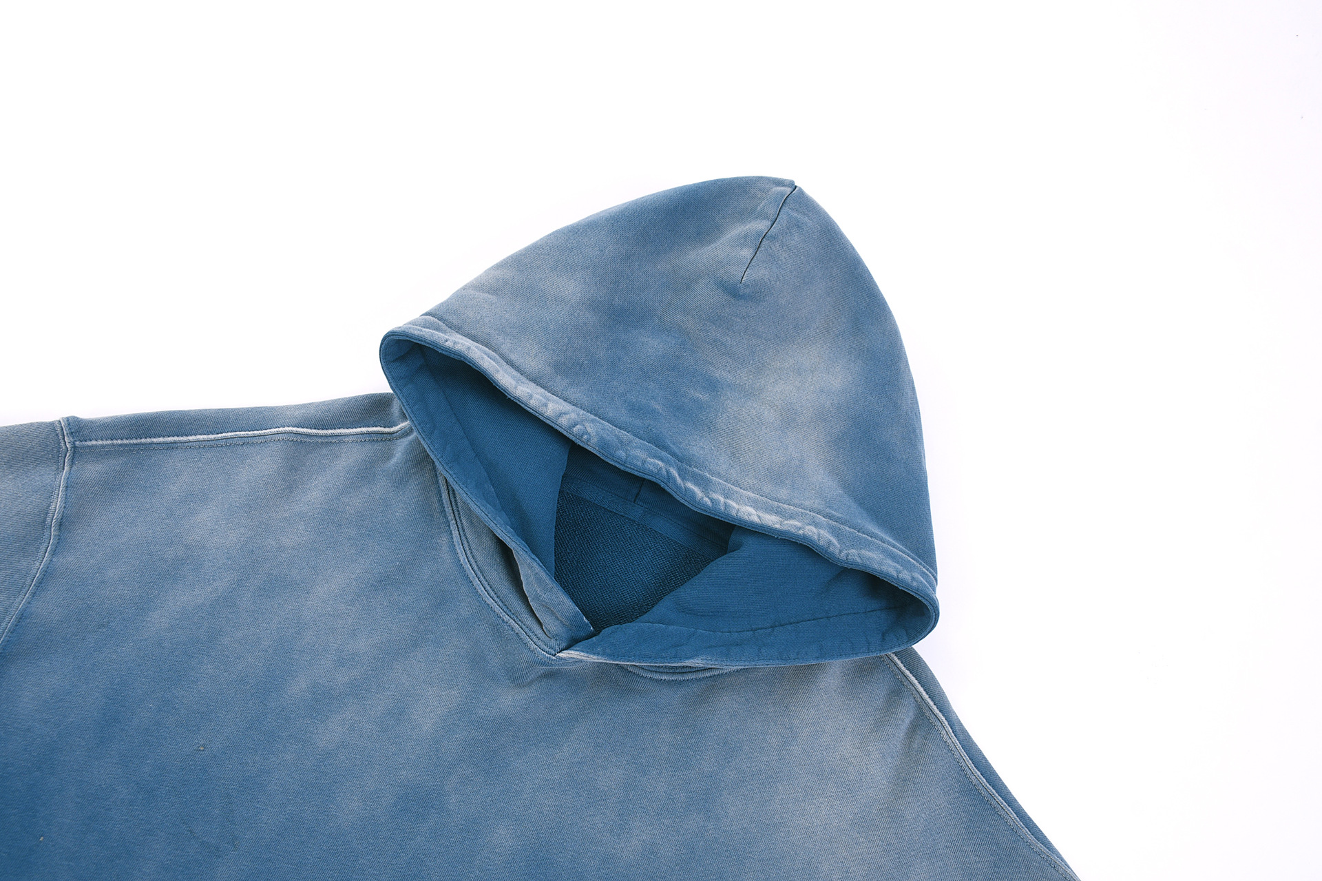 420G American Terry Hoodie with Spray Horse Wash and Gradient Dyeing